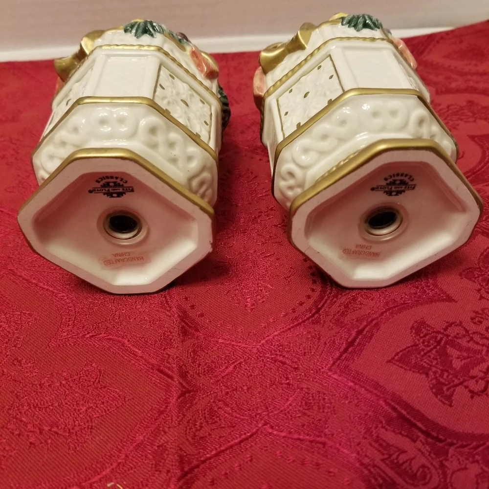 Vintage Fitz and Floyd Snowy Woods Salt and Pepper Shaker - Picture 2 of 3